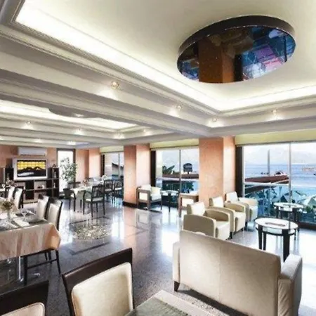 Oersmaris Boutique מלון 4*