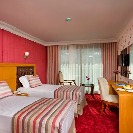מלון Oersmaris Boutique 4*