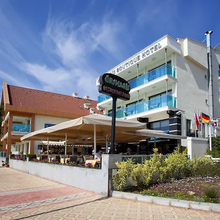מלון Oersmaris Boutique 4*