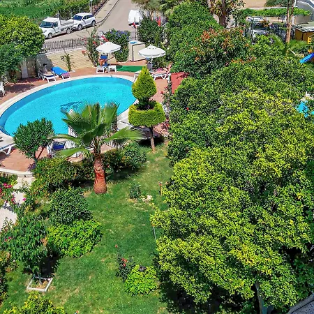 Oersmaris Boutique מלון 4*