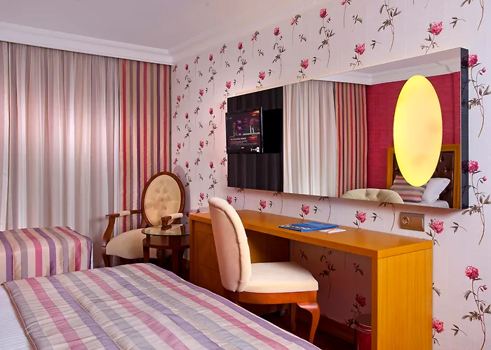 Отель Oersmaris Boutique 4*